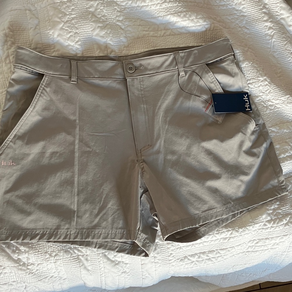 Women’s Huk Performance Shorts - grey XL New